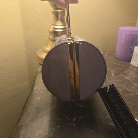 Elegant Lilac Top Handle Box Handbag | Crossbody With Twillie Included - Picture 8 of 9